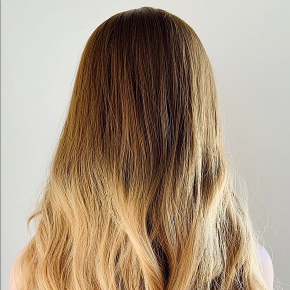 Effortless Style 22” Ombre Golden Brown/Blonde Synthetic Wig - Picture 9 of 10